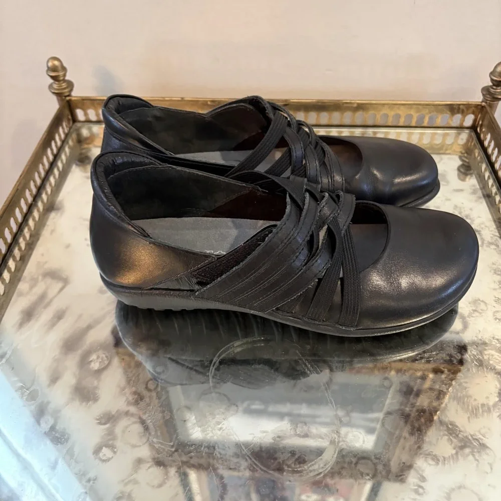 Naot Shoes‎ Womens Size 6 Black Leather Mary Jane Flats Comfort Walking Slip On